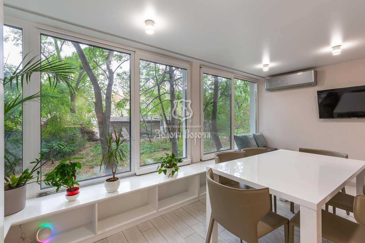 Продаж 2-кімнатної квартири 75.5 м², Березняківська вул., 14А