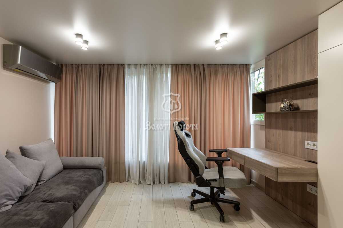 Продаж 2-кімнатної квартири 75.5 м², Березняківська вул., 14А
