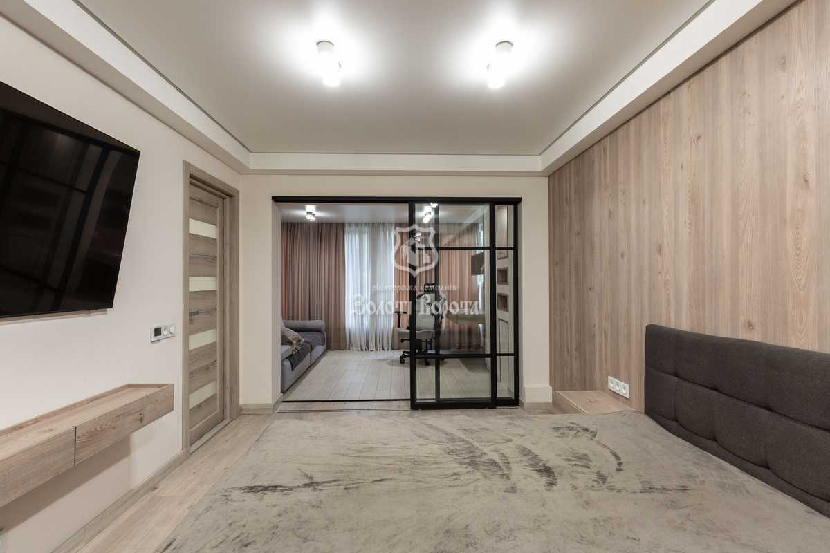 Продаж 2-кімнатної квартири 75.5 м², Березняківська вул., 14А