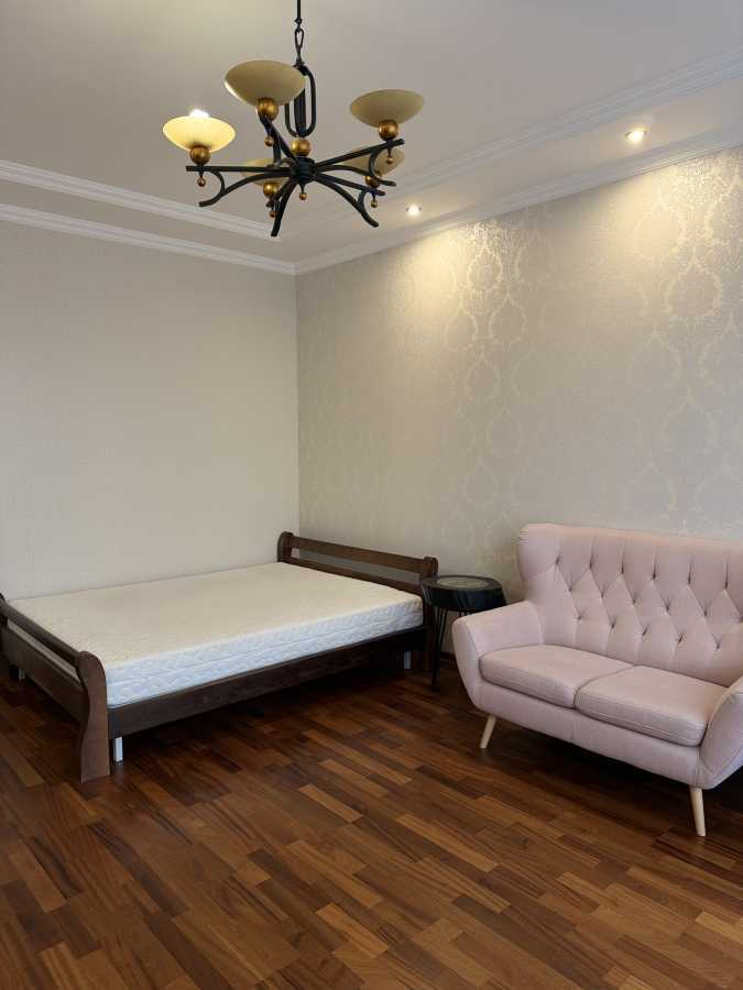 Продажа 3-комнатной квартиры 109.3 м², Владимира Антоновича ул., 103