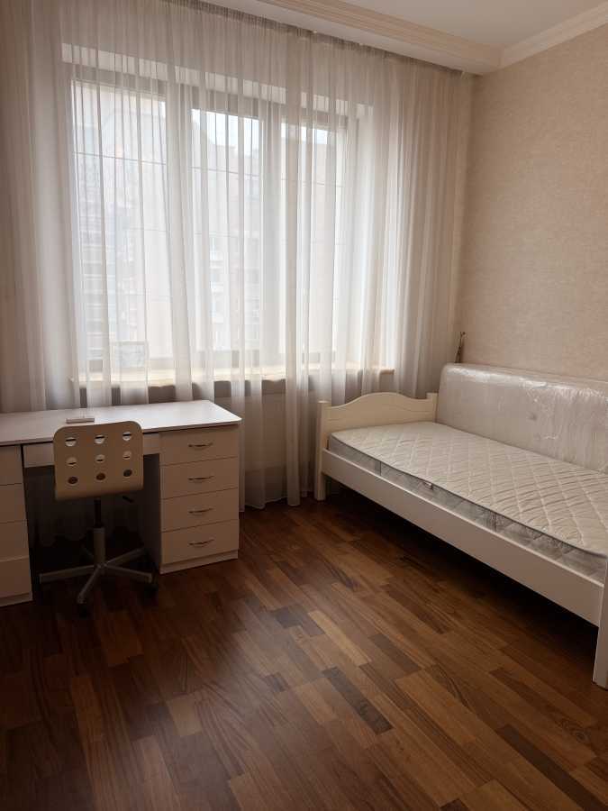 Продажа 3-комнатной квартиры 109.3 м², Владимира Антоновича ул., 103