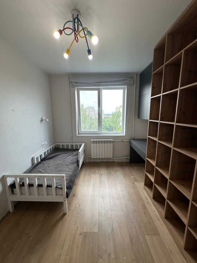 Продажа 3-комнатной квартиры 64 м², Тополя-1, 15