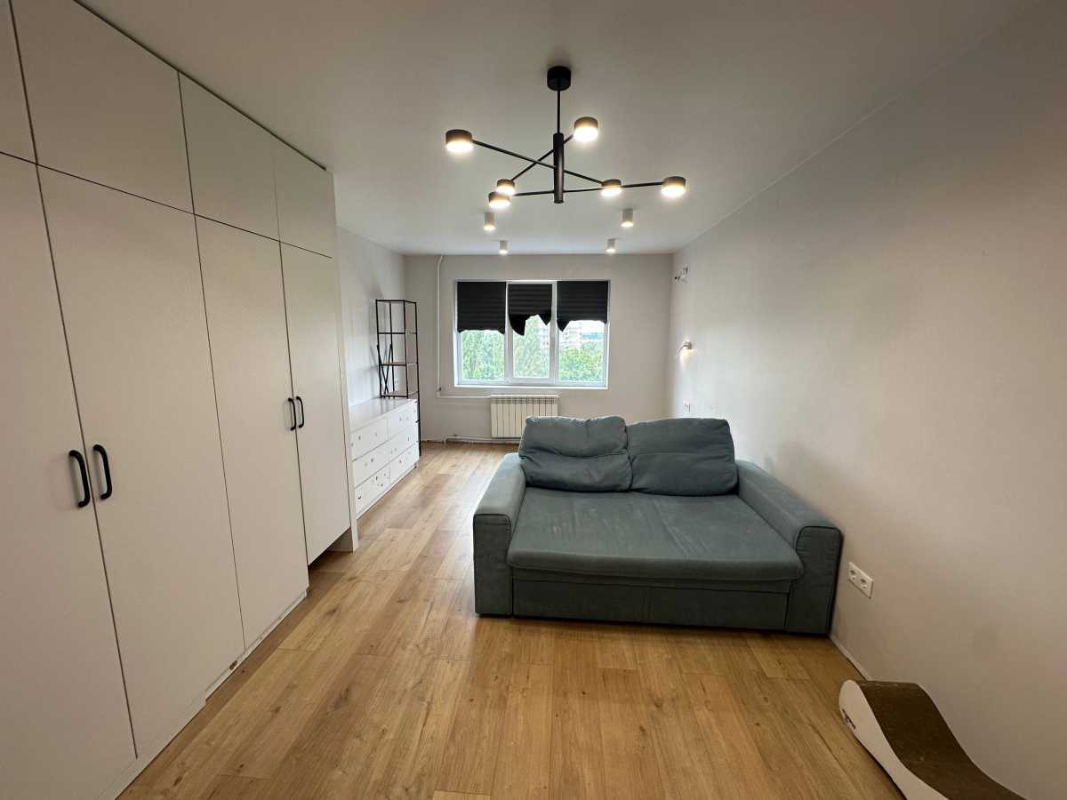 Продажа 3-комнатной квартиры 64 м², Тополя-1, 15