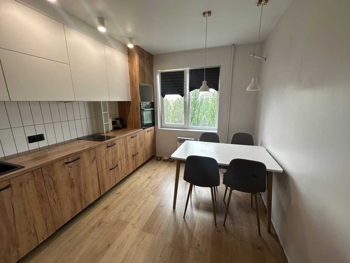 Продажа 3-комнатной квартиры 64 м², Тополя-1, 15
