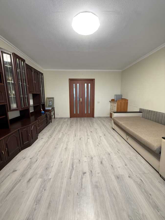 Продажа 3-комнатной квартиры 77 м², Азербайджанская ул., 16/2