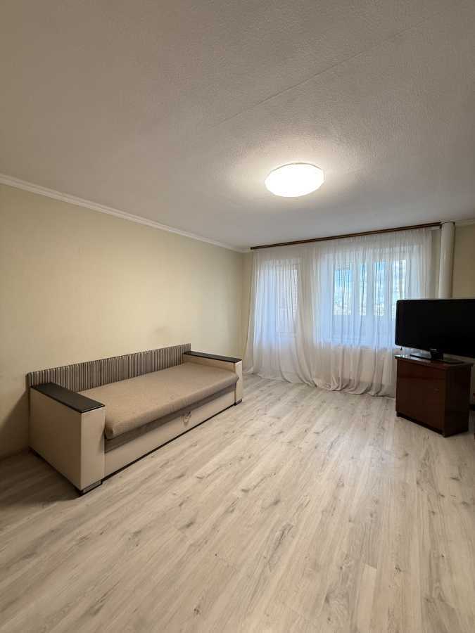 Продажа 3-комнатной квартиры 77 м², Азербайджанская ул., 16/2