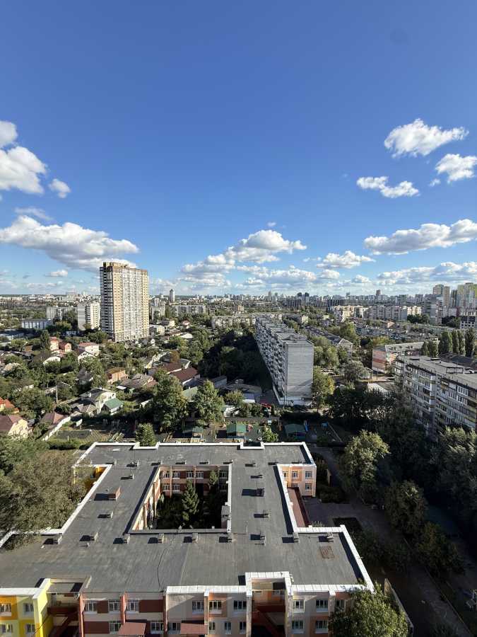 Продажа 3-комнатной квартиры 77 м², Азербайджанская ул., 16/2