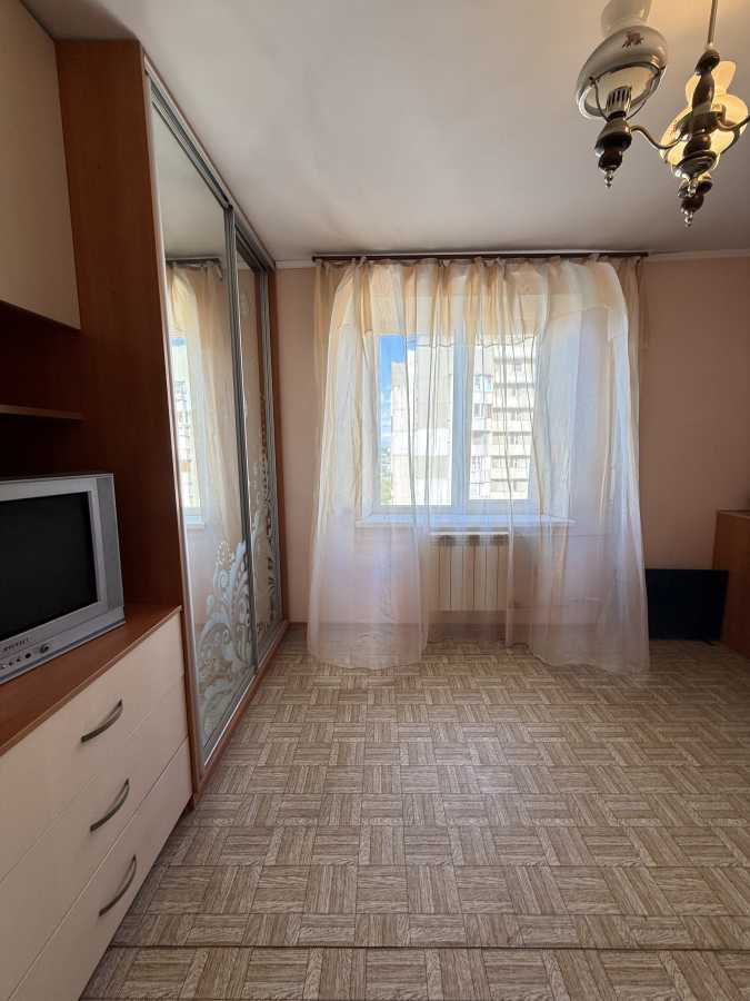 Продажа 3-комнатной квартиры 77 м², Азербайджанская ул., 16/2