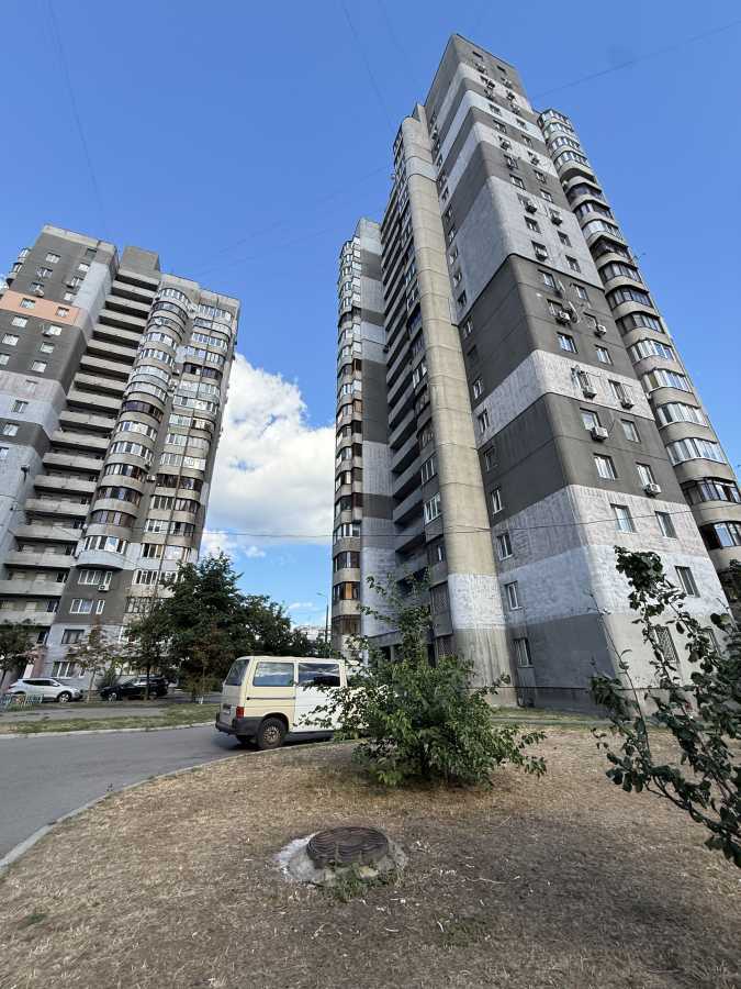 Продажа 3-комнатной квартиры 77 м², Азербайджанская ул., 16/2
