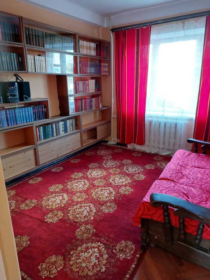 Продажа 3-комнатной квартиры 60 м², Кирилловская ул., 122/1