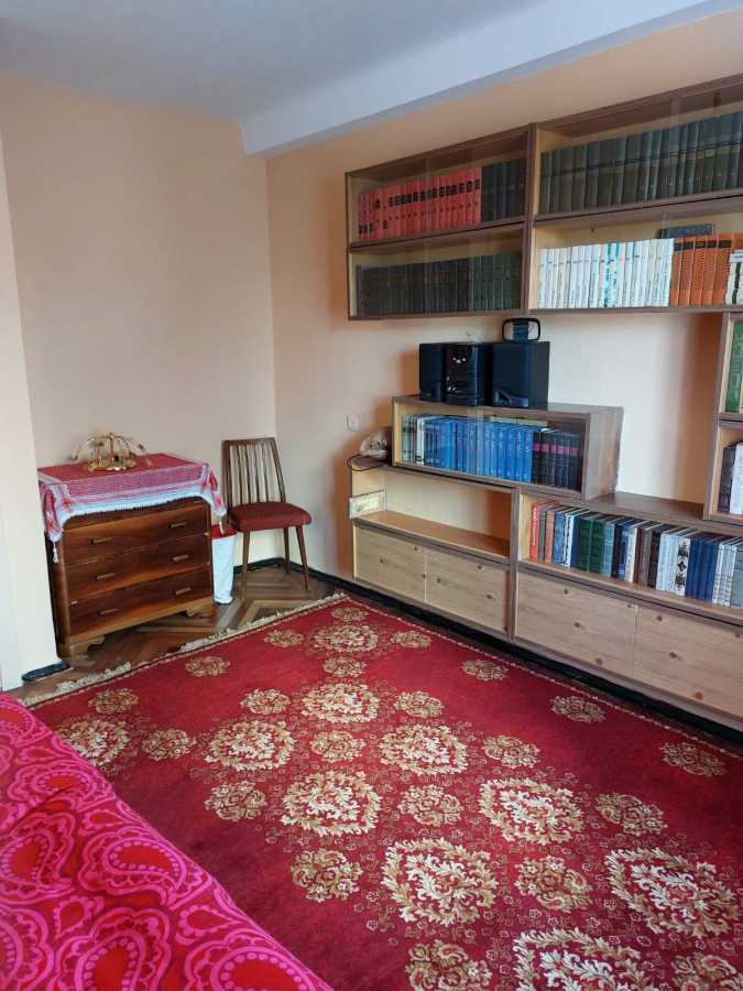 Продажа 3-комнатной квартиры 60 м², Кирилловская ул., 122/1