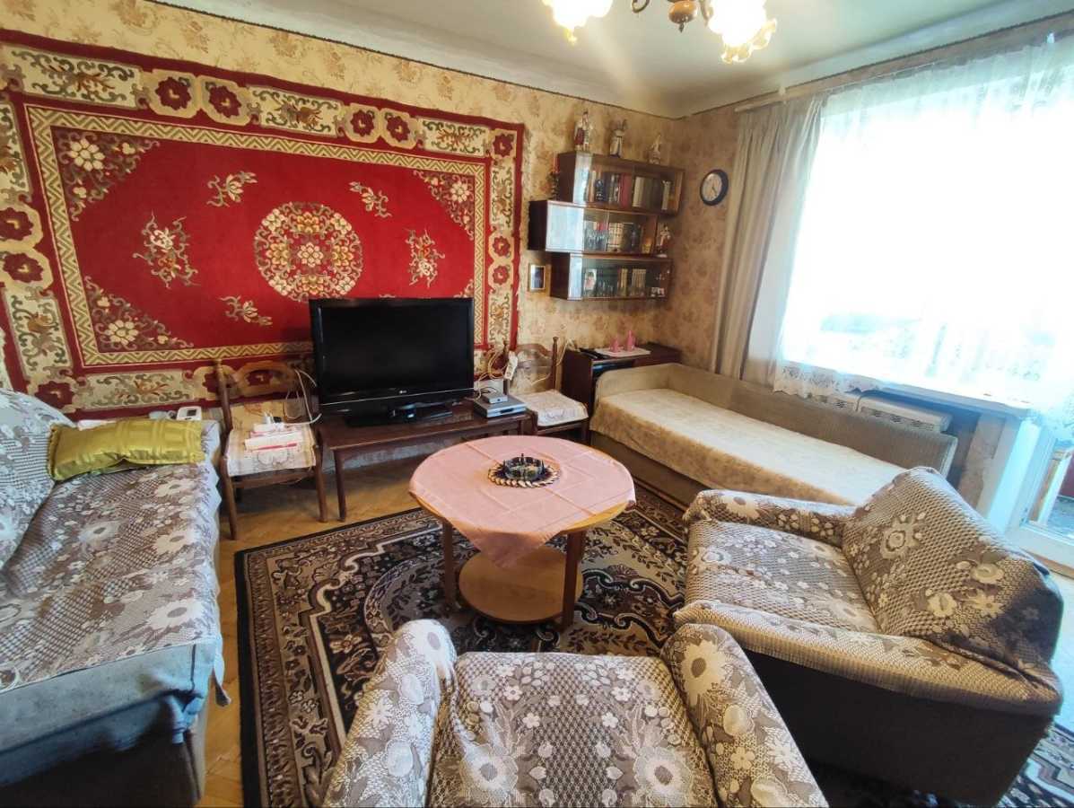 Продажа 3-комнатной квартиры 70 м², Феодосийская ул., 4