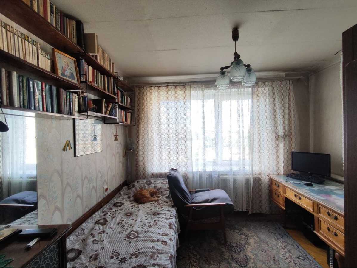 Продажа 3-комнатной квартиры 70 м², Феодосийская ул., 4