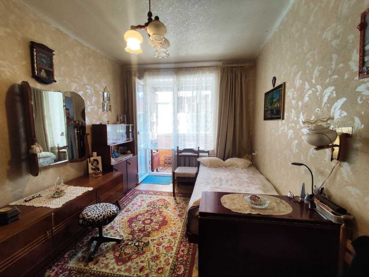Продажа 3-комнатной квартиры 70 м², Феодосийская ул., 4
