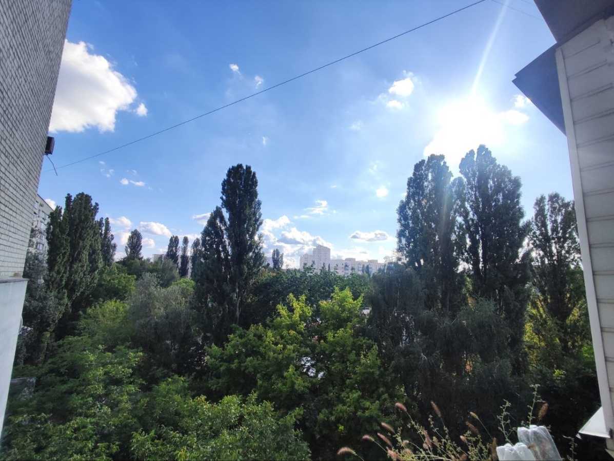 Продажа 3-комнатной квартиры 70 м², Феодосийская ул., 4