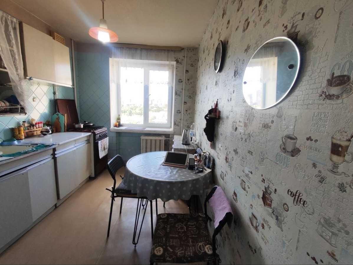 Продажа 3-комнатной квартиры 70 м², Феодосийская ул., 4