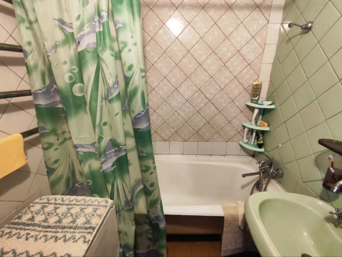Продажа 3-комнатной квартиры 70 м², Феодосийская ул., 4
