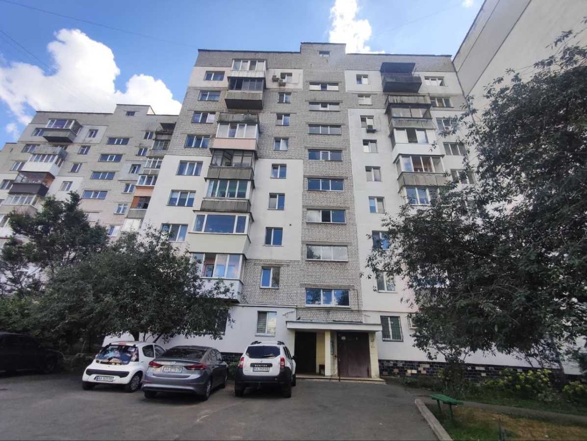 Продажа 3-комнатной квартиры 70 м², Феодосийская ул., 4