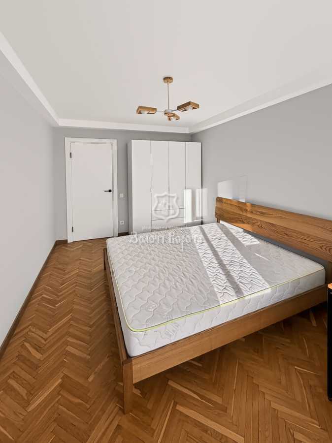 Продажа 2-комнатной квартиры 51.9 м², Плеханова ул., 6