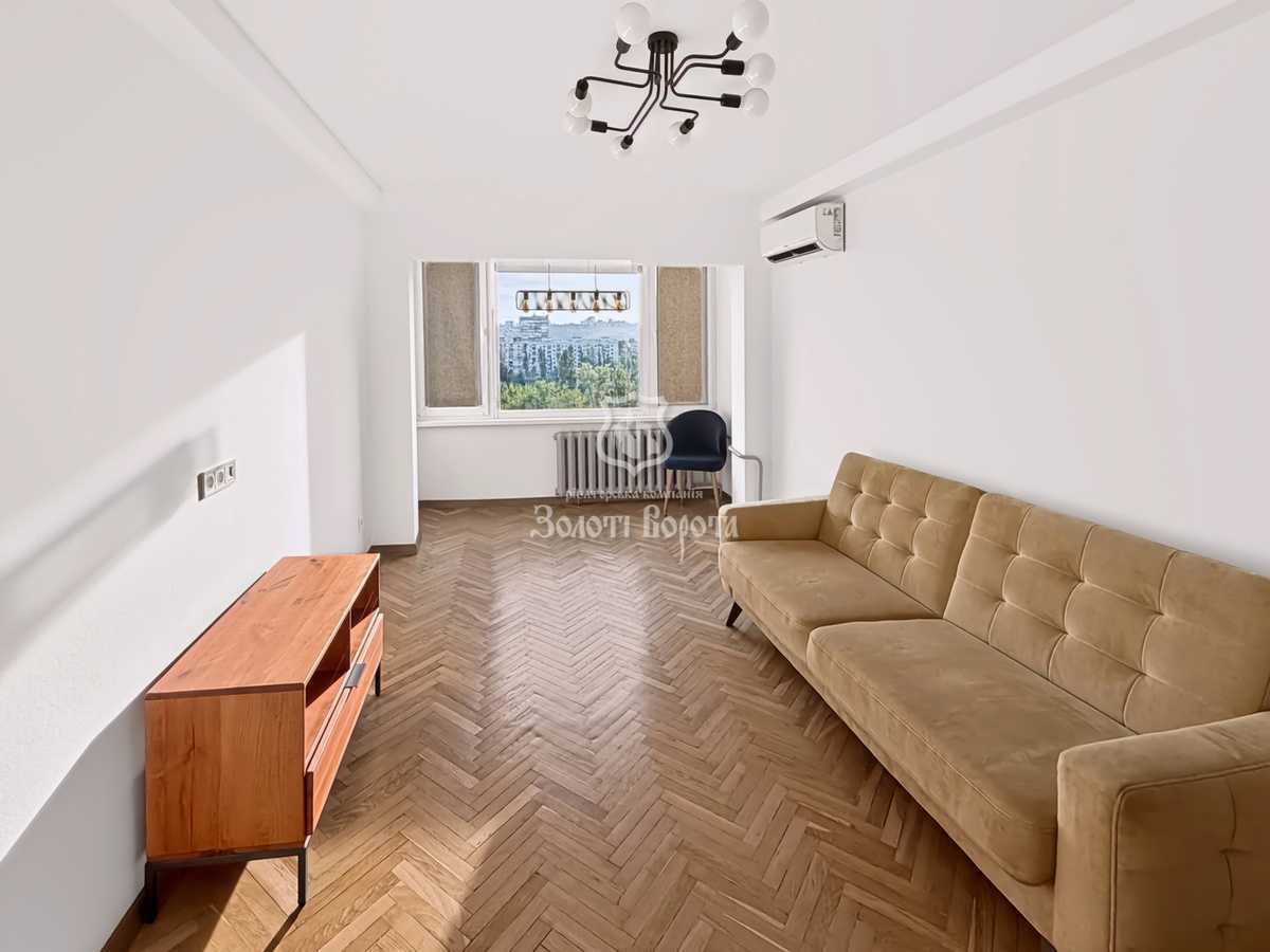 Продажа 2-комнатной квартиры 51.9 м², Плеханова ул., 6
