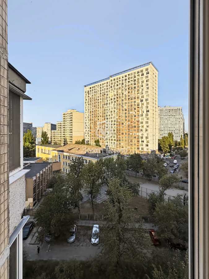 Продажа 2-комнатной квартиры 51.9 м², Плеханова ул., 6