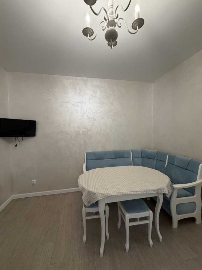 Продажа 2-комнатной квартиры 83 м², Машинобудівельників, 4Б