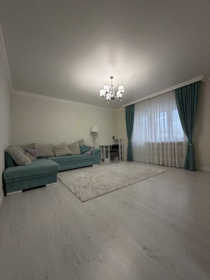 Продажа 2-комнатной квартиры 83 м², Машинобудівельників, 4Б