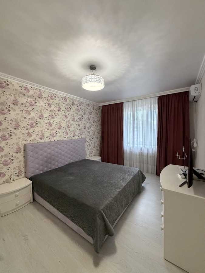 Продажа 2-комнатной квартиры 83 м², Машинобудівельників, 4Б