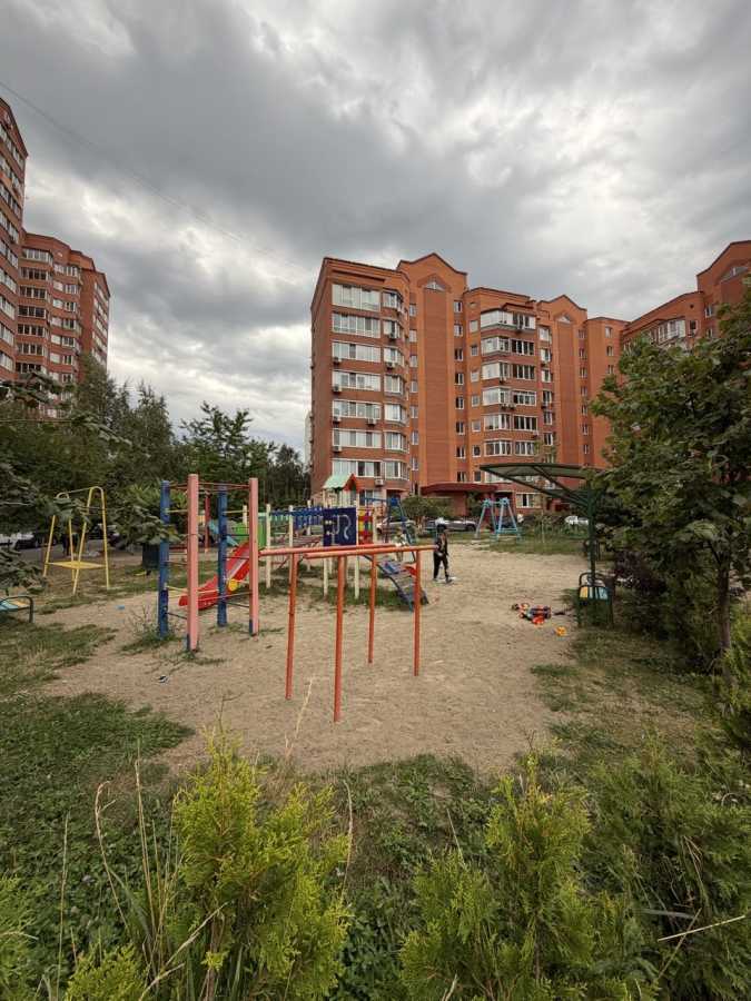 Продажа 2-комнатной квартиры 83 м², Машинобудівельників, 4Б