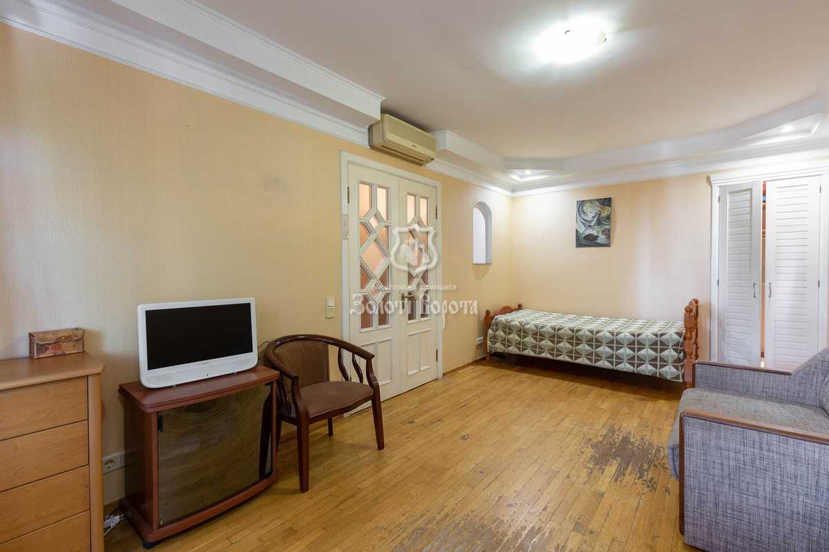 Продаж 1-кімнатної квартири 32.1 м², Князів Острозьких, 36