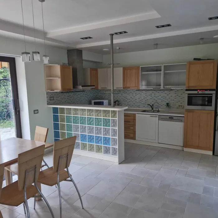 Аренда дома 230 м²
