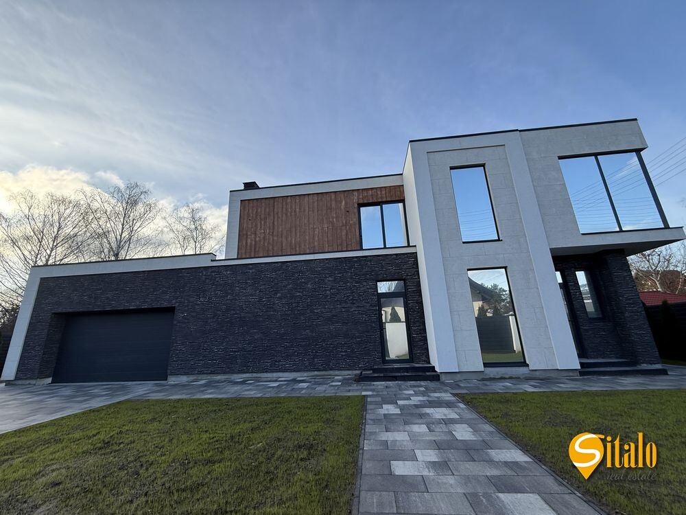 Продаж будинку 270 м²