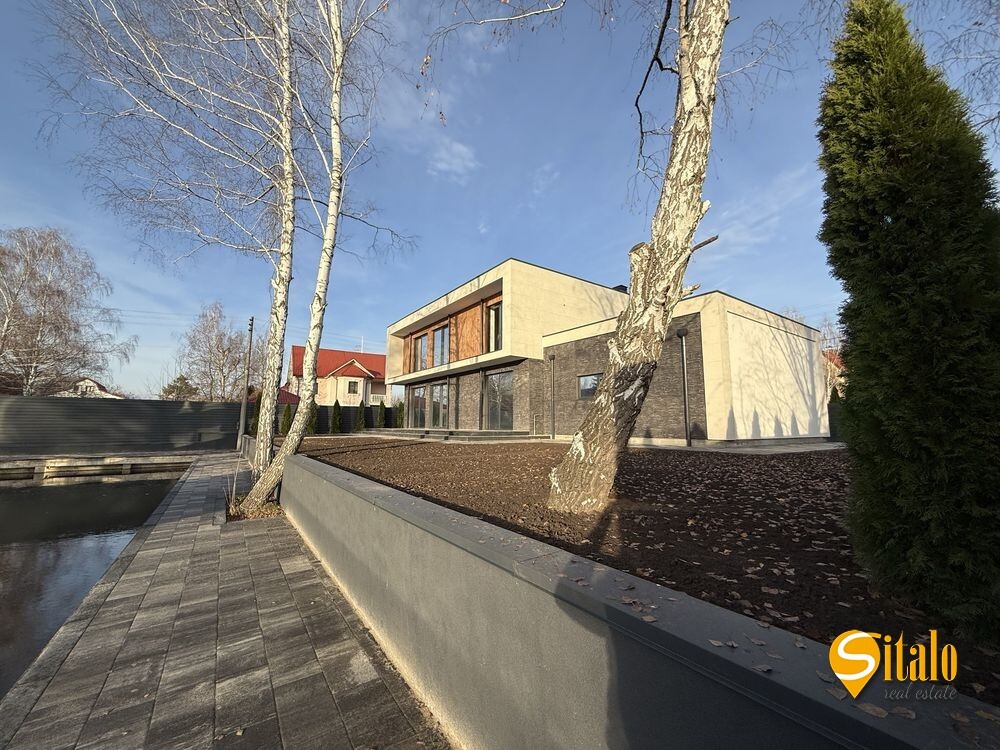 Продаж будинку 270 м²