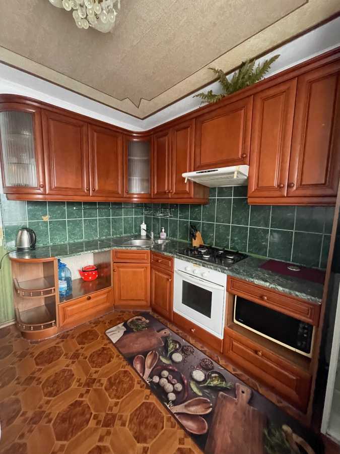 Оренда 3-кімнатної квартири 89 м², Генерала Алмазова вул., 14