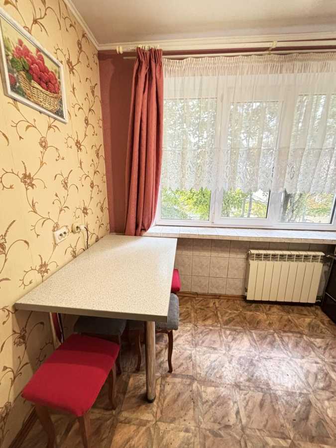 Аренда 3-комнатной квартиры 70 м², Гната Юры ул., 2/12