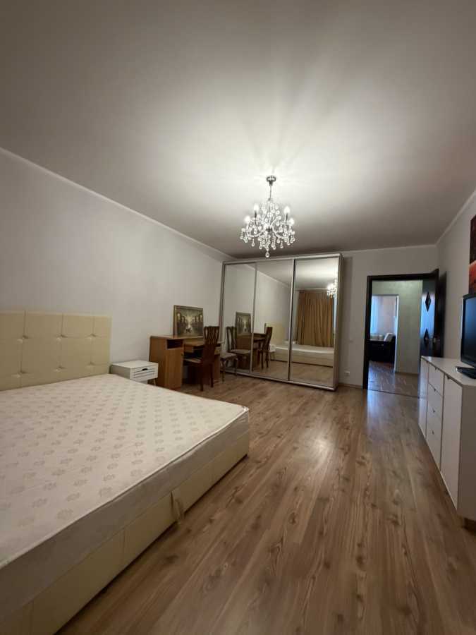 Продажа 1-комнатной квартиры 56 м², Бориспольская ул., 6