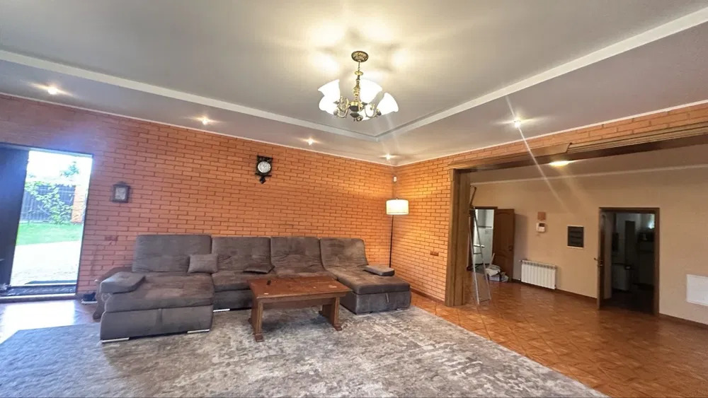 Оренда будинку 650 м²
