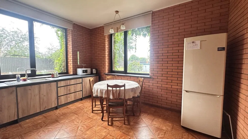 Оренда будинку 650 м²