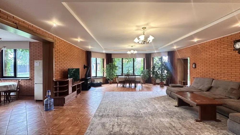Оренда будинку 650 м²