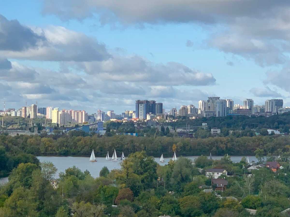 Оренда 1-кімнатної квартири 45 м², Дніпровська наб., 16д