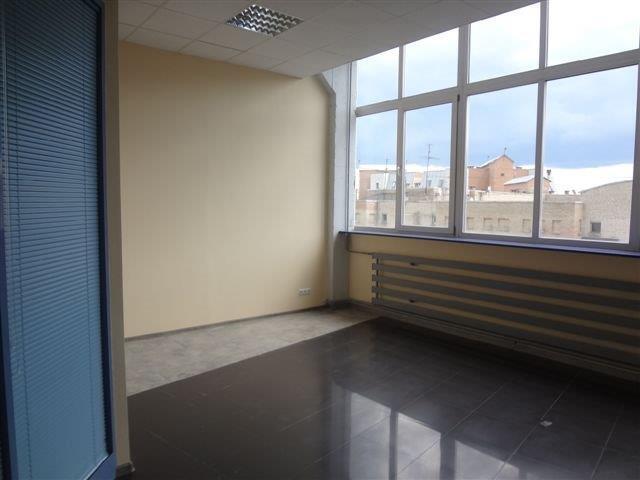Аренда офиса 1000 м², Кирилловская ул.