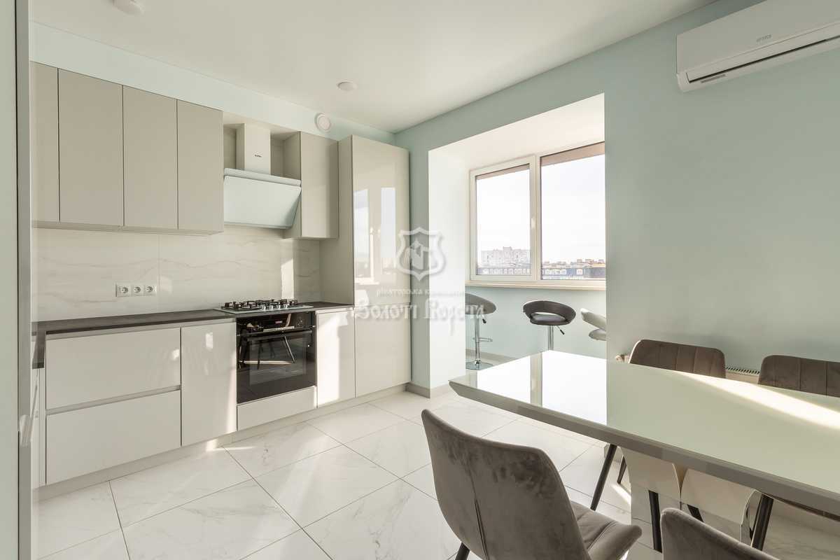 Продажа 3-комнатной квартиры 94 м², Щаслива, 7
