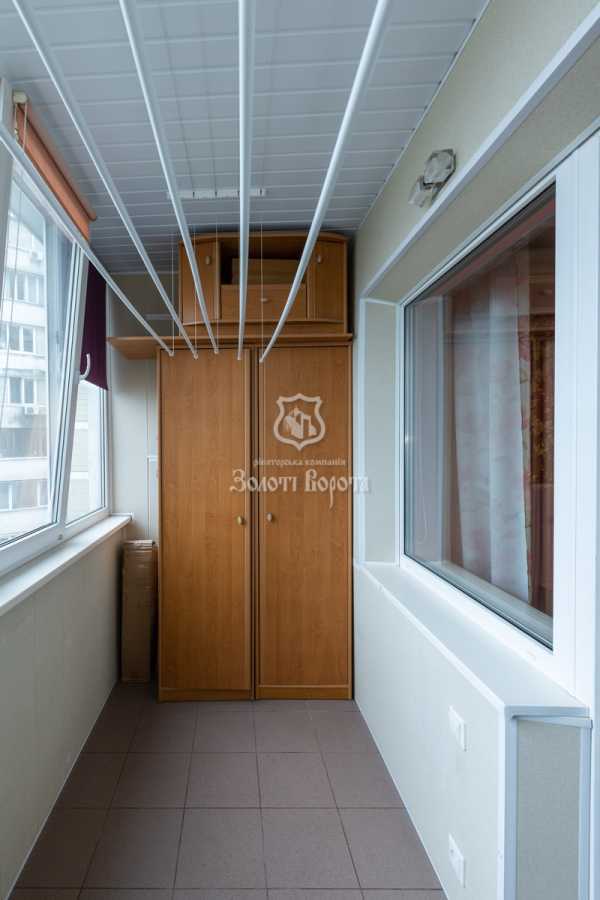 Продажа 3-комнатной квартиры 75.3 м², Ревуцкого ул., 44