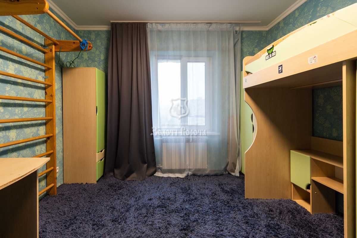 Продажа 3-комнатной квартиры 75.3 м², Ревуцкого ул., 44