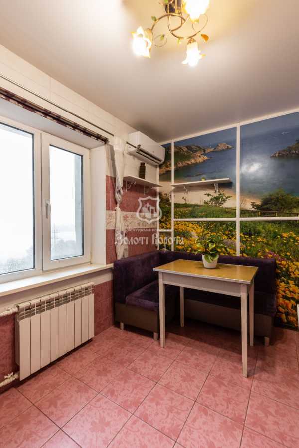 Продажа 3-комнатной квартиры 75.3 м², Ревуцкого ул., 44