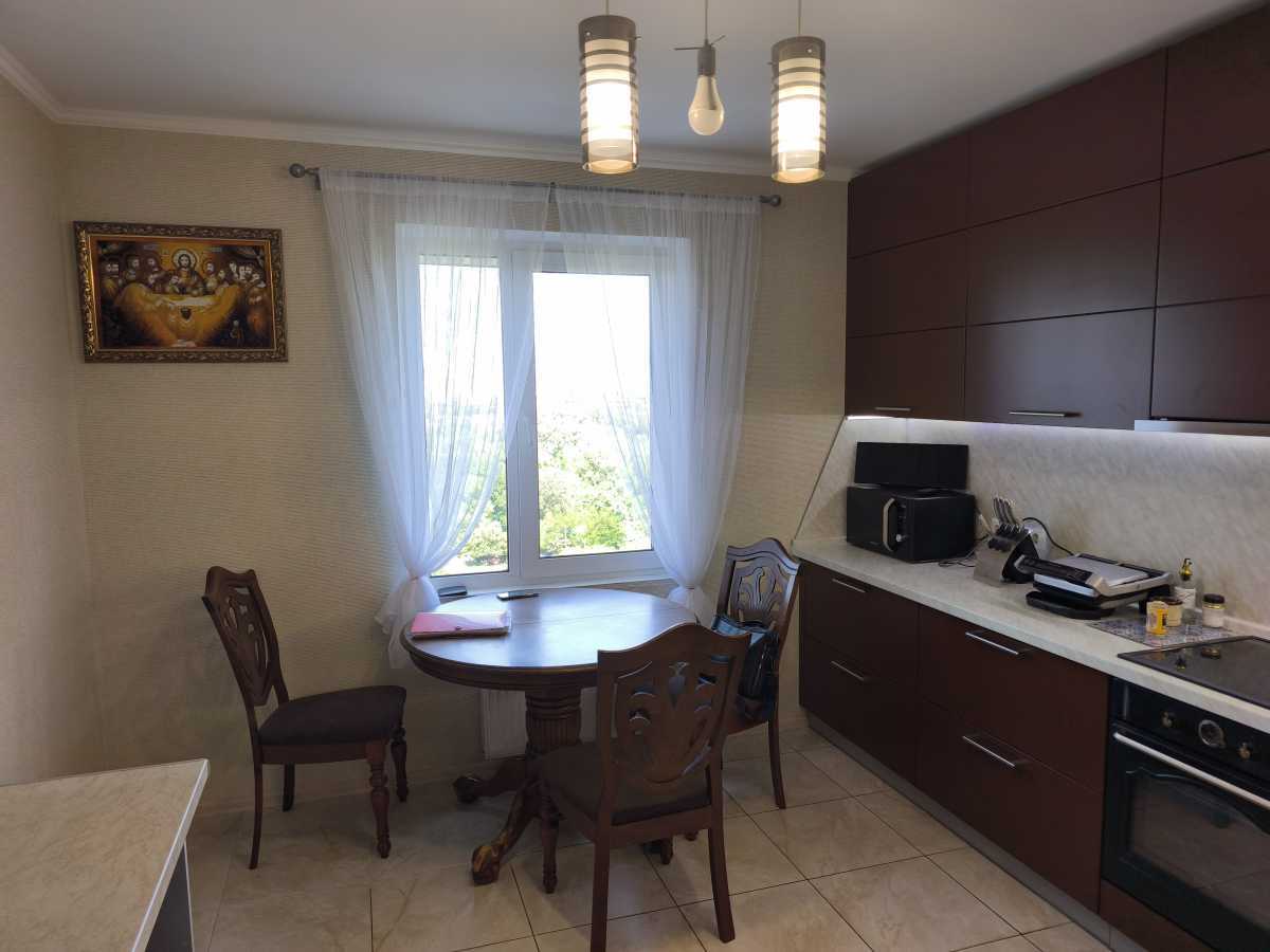 Продажа 3-комнатной квартиры 98.2 м², Здолбуновская ул., 13