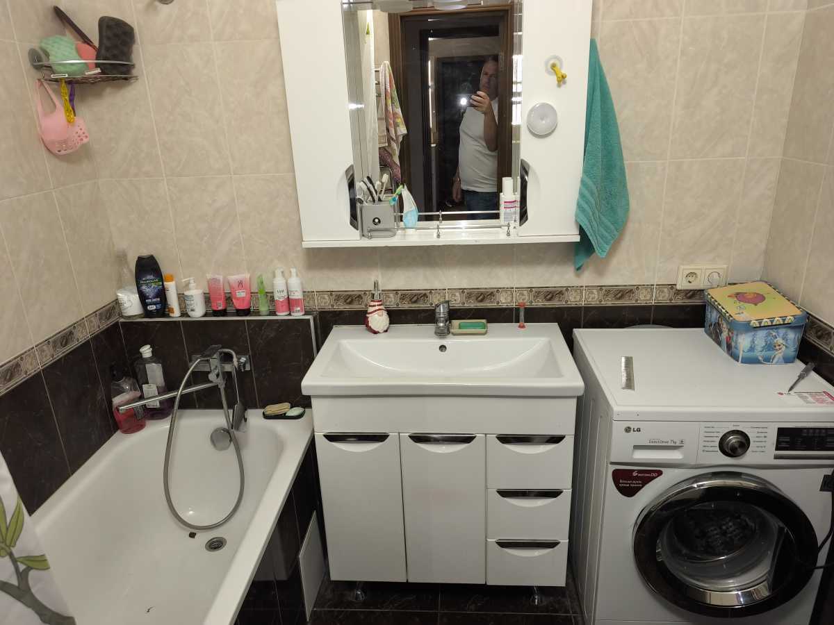 Продажа 3-комнатной квартиры 98.2 м², Здолбуновская ул., 13