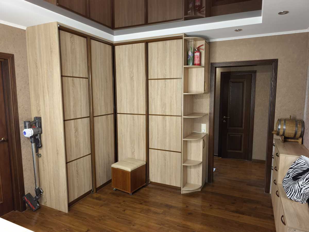 Продажа 3-комнатной квартиры 98.2 м², Здолбуновская ул., 13