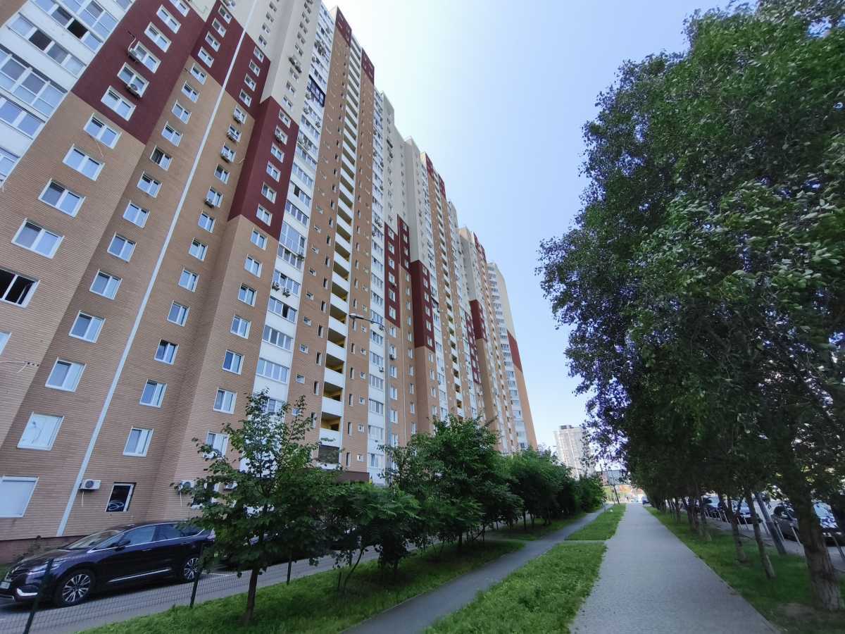 Продажа 3-комнатной квартиры 98.2 м², Здолбуновская ул., 13