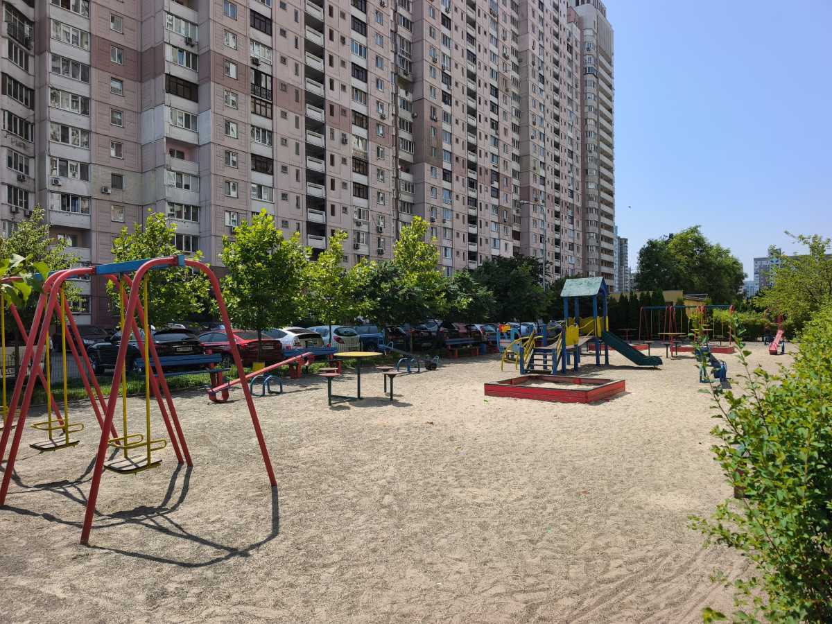 Продажа 3-комнатной квартиры 98.2 м², Здолбуновская ул., 13